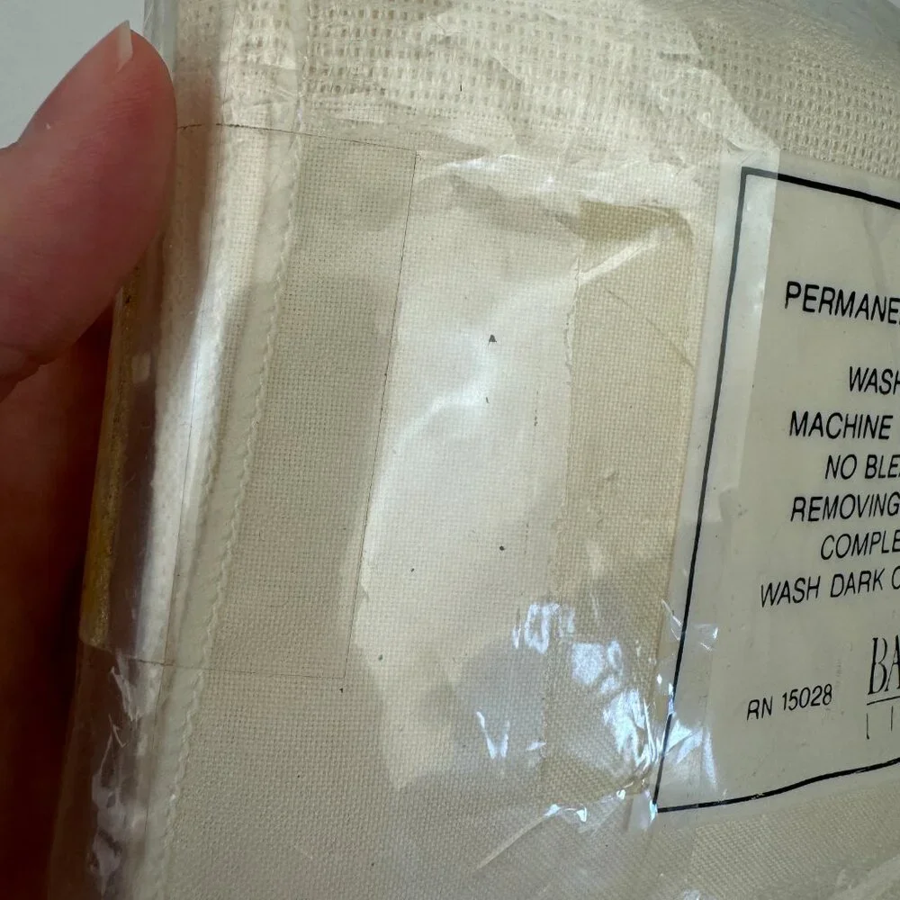 Vtg Bardwil Linens Pack of 4 Cloth Dinner Napkins 17inchx17 inch Off White Cream